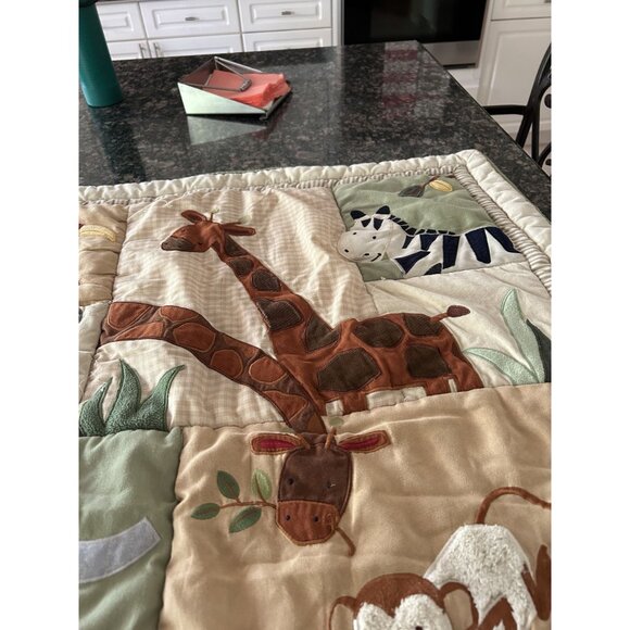 Kidsline Zanzibar Safari-Themed Baby Quilt w/2 Matching window valances - Picture 4 of 16